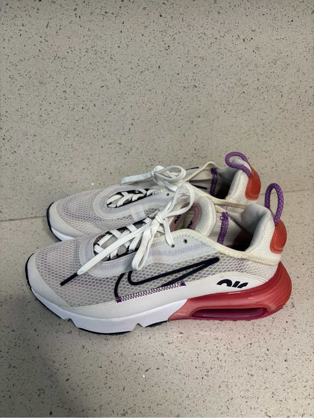 Kids size 5.5Y Nike shoes, #C1331